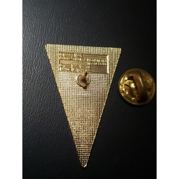 USA 1994 Soccer World Cup Snickers Snack Food pin back hat Pin Collectible - Picture 3 of 3